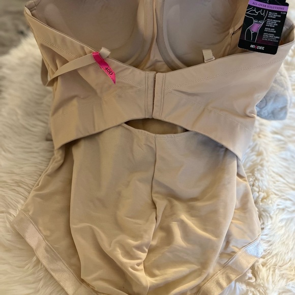 Maidenform Women's Body Shaper With Built-In Bra & Anti-Static Shapewear Sz 40D - Picture 4 of 6